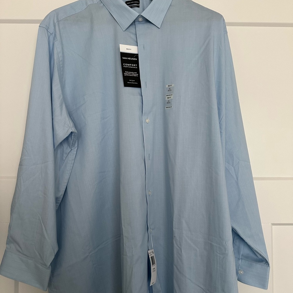 Van Heusen Men's NWT Light Blue Shirt